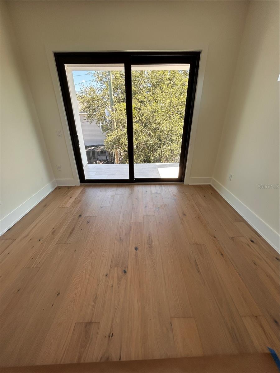Listing photo id 34 for 519 Davis Boulevard