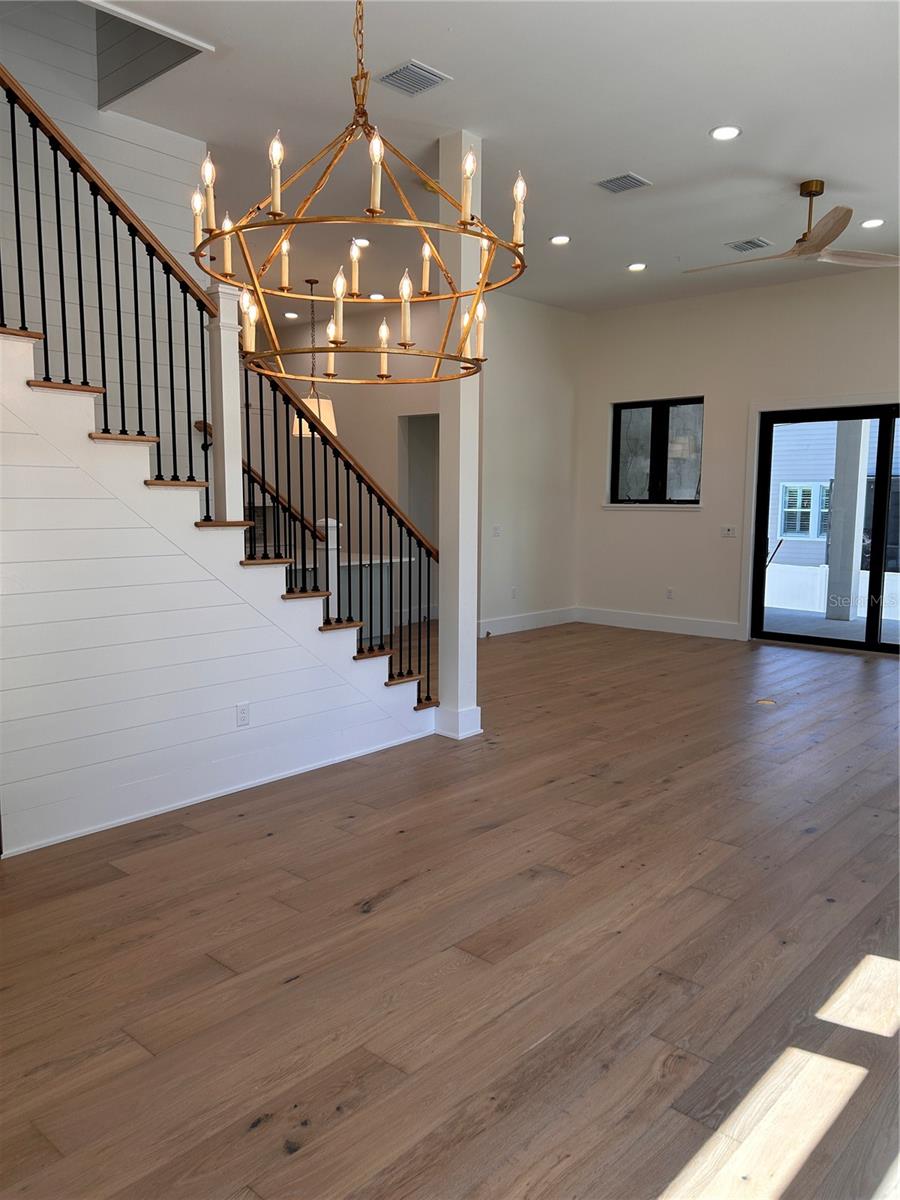 Listing photo id 37 for 519 Davis Boulevard
