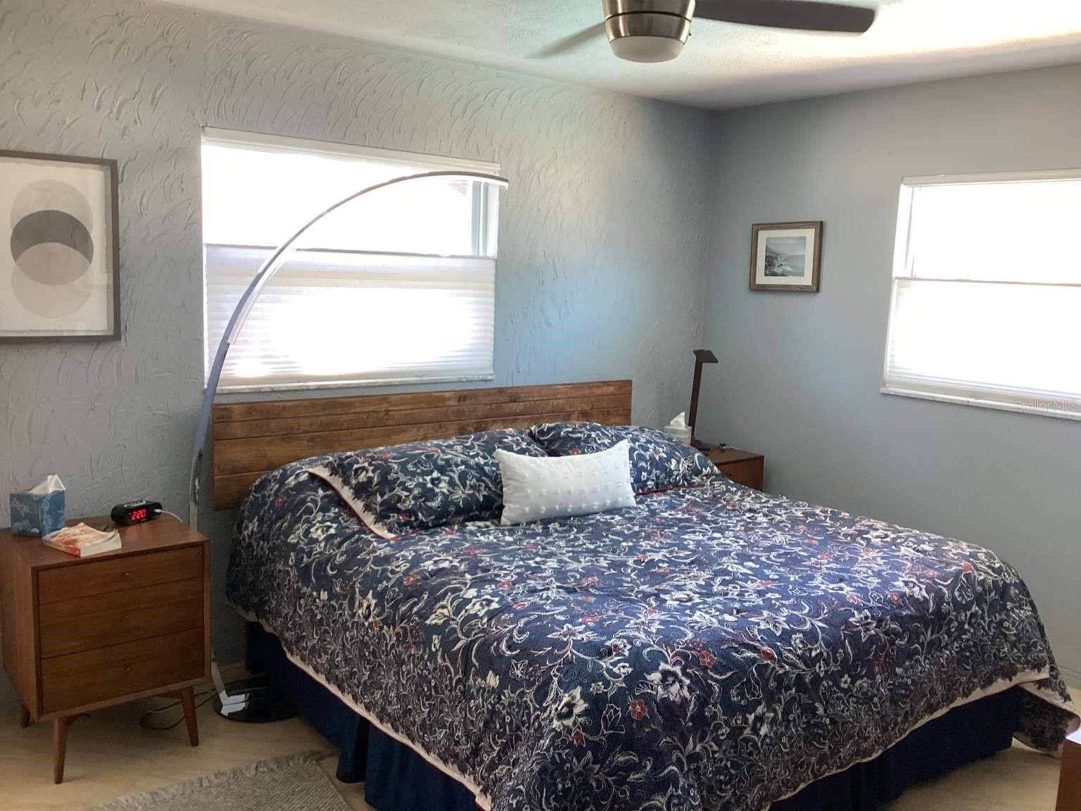 Listing photo id 15 for 101 Madonna Boulevard