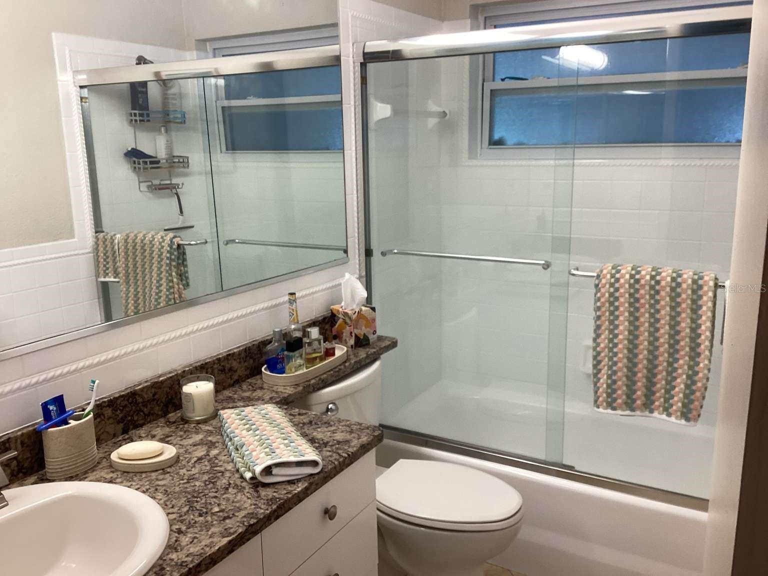 Listing photo id 17 for 101 Madonna Boulevard