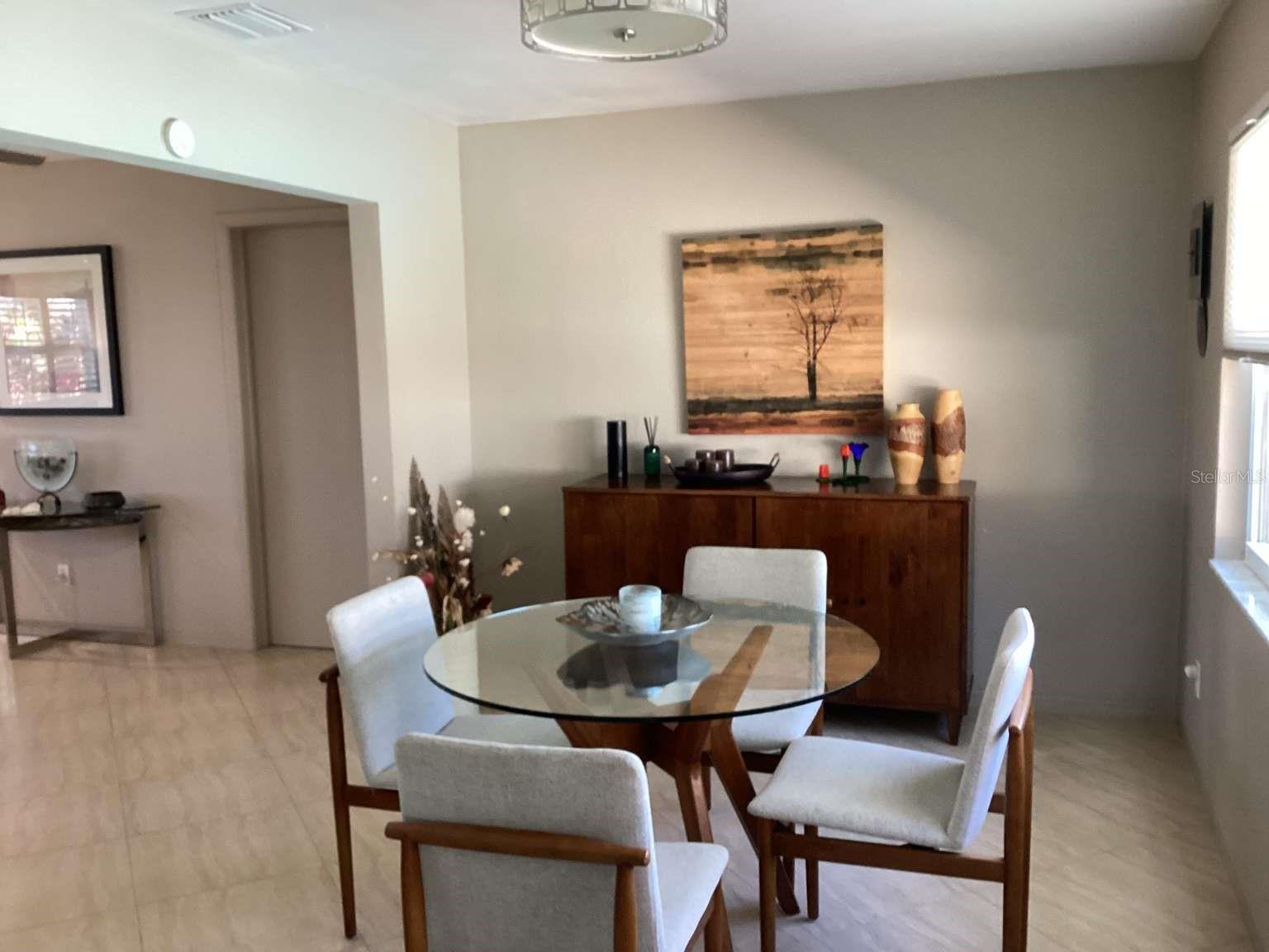 Listing photo id 2 for 101 Madonna Boulevard