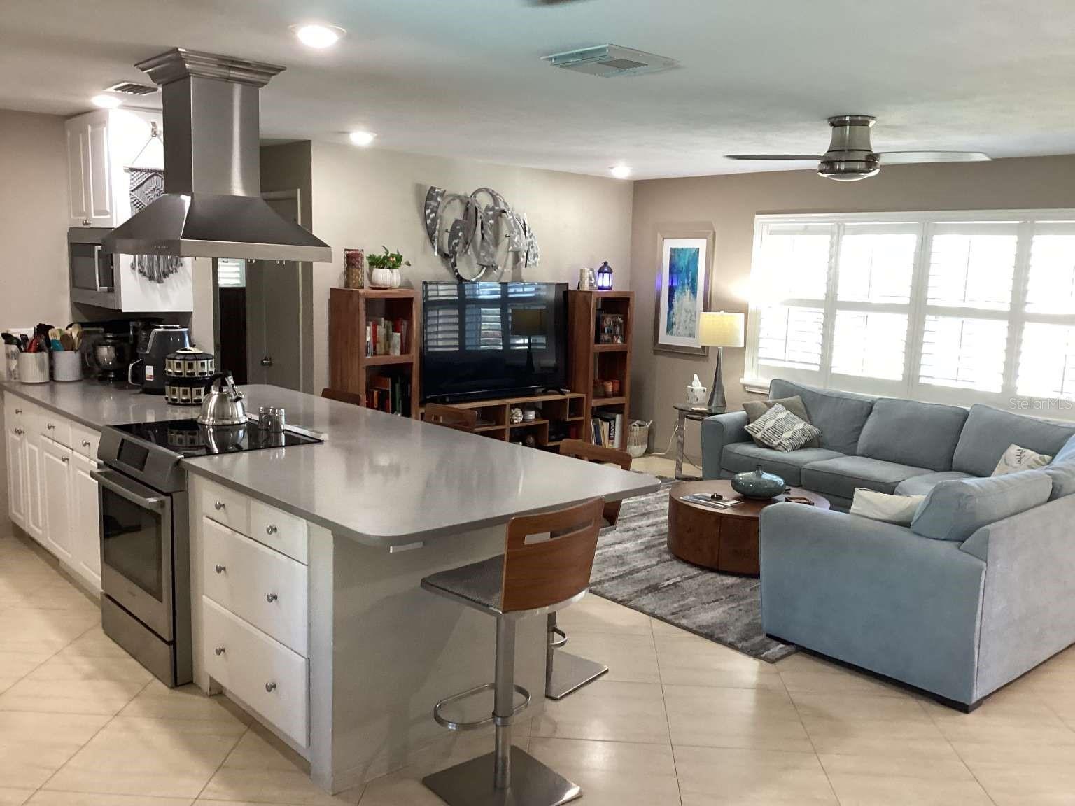 Listing photo id 3 for 101 Madonna Boulevard