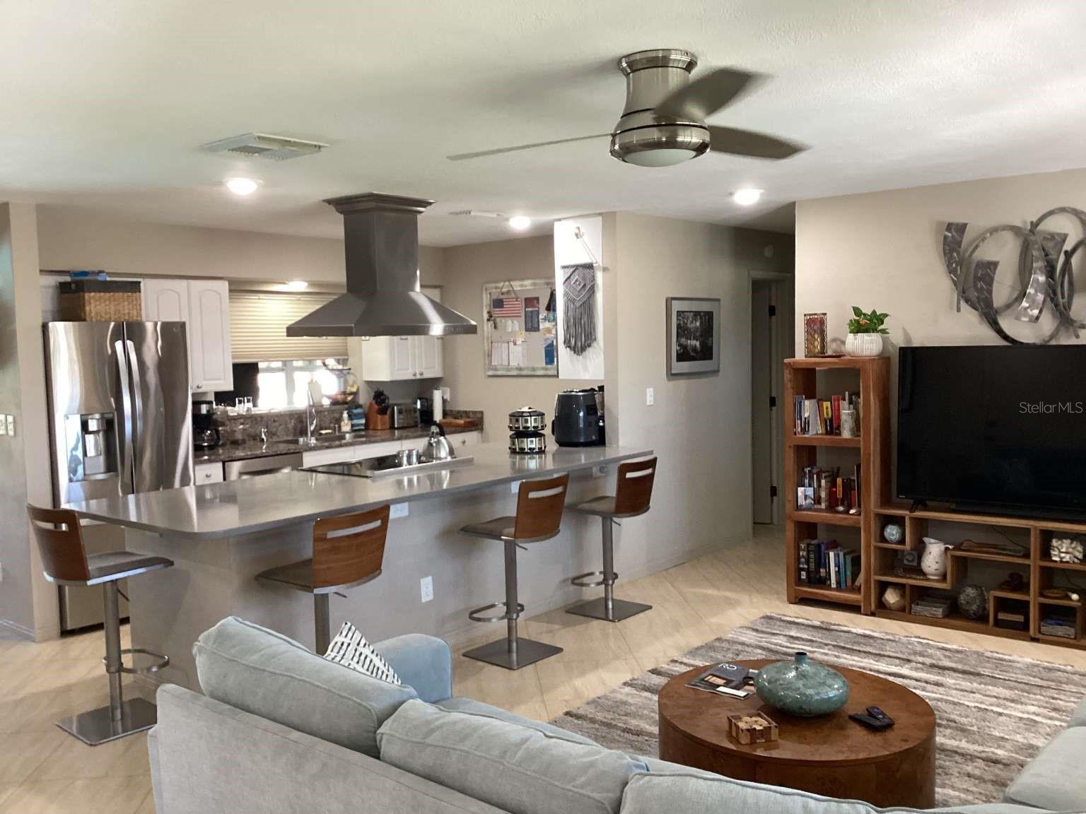 Listing photo id 4 for 101 Madonna Boulevard