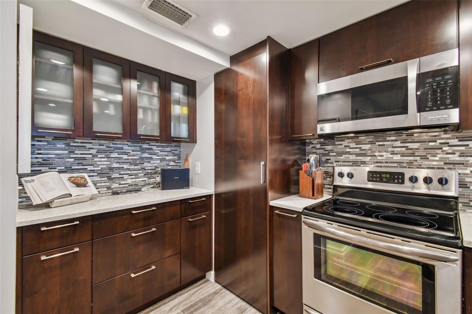 Image 12 of 23 For 4141 Bayshore Boulevard 402
