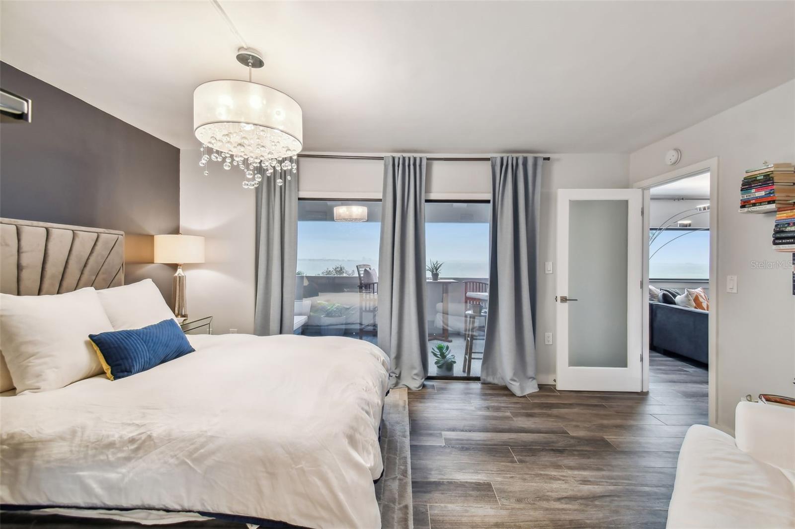 Image 15 of 23 For 4141 Bayshore Boulevard 402