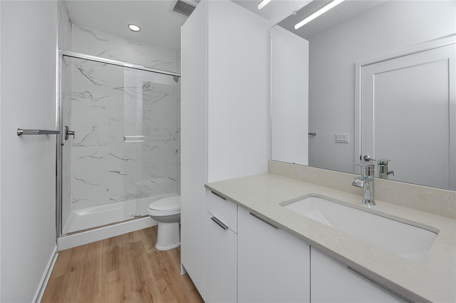Listing photo id 32 for 3402 28th Avenue 6