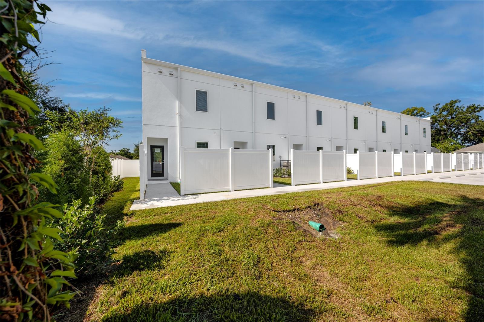 Listing photo id 36 for 3402 28th Avenue 6
