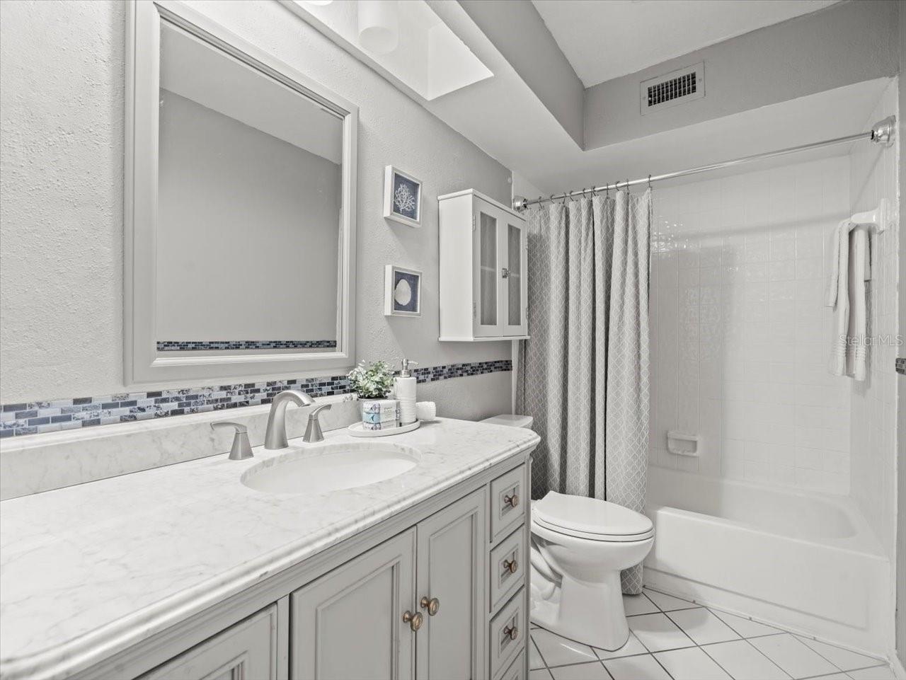 Image 22 of 35 For 619 2nd Street 3