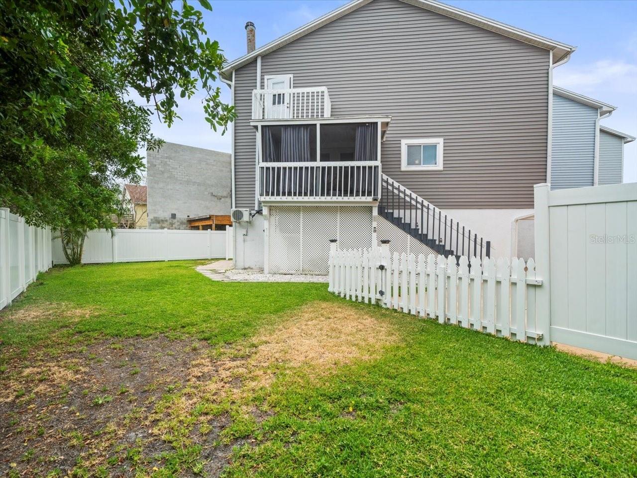 Image 27 of 35 For 619 2nd Street 3