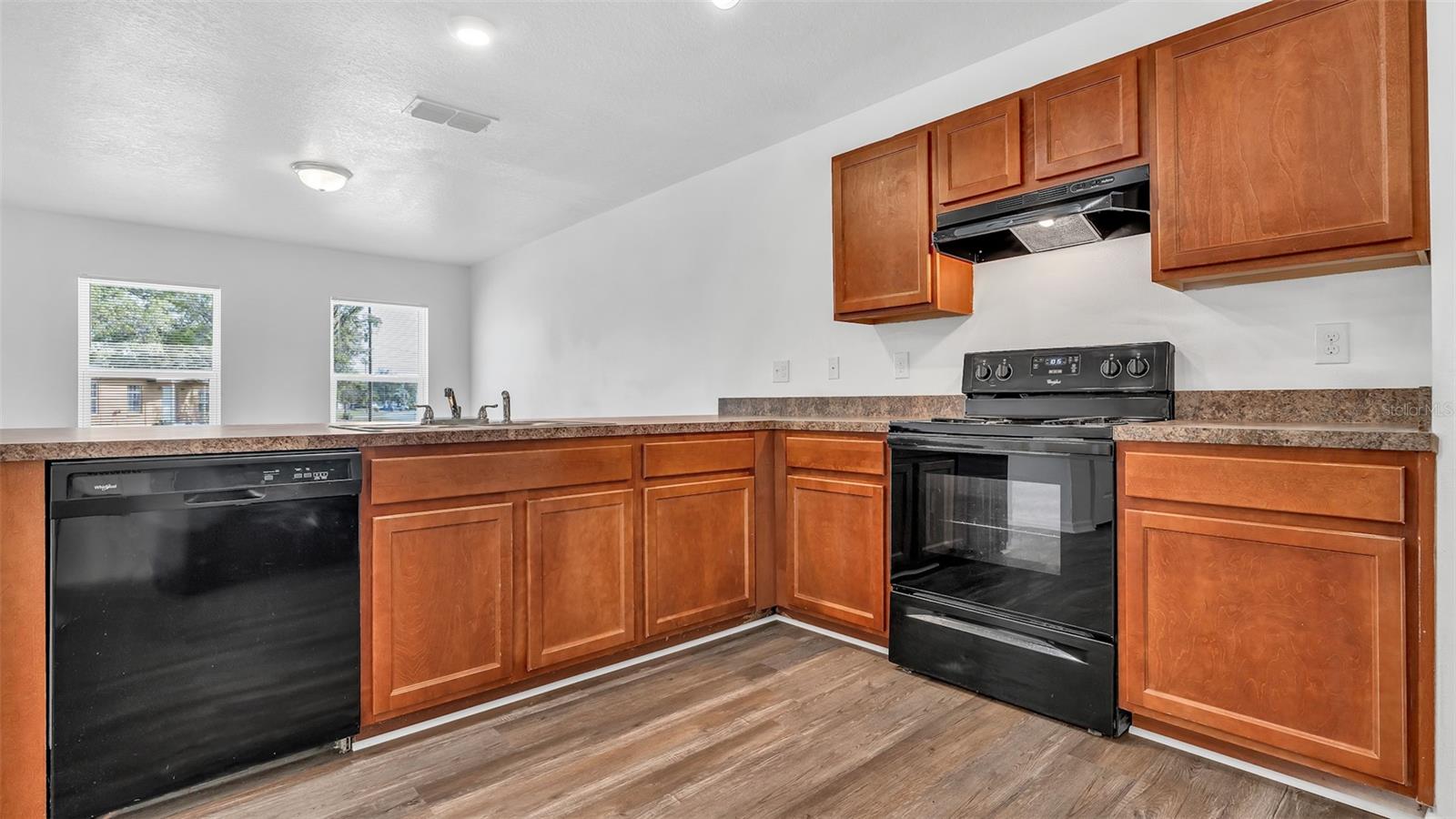 Image 11 of 39 For 6209 Radford Street