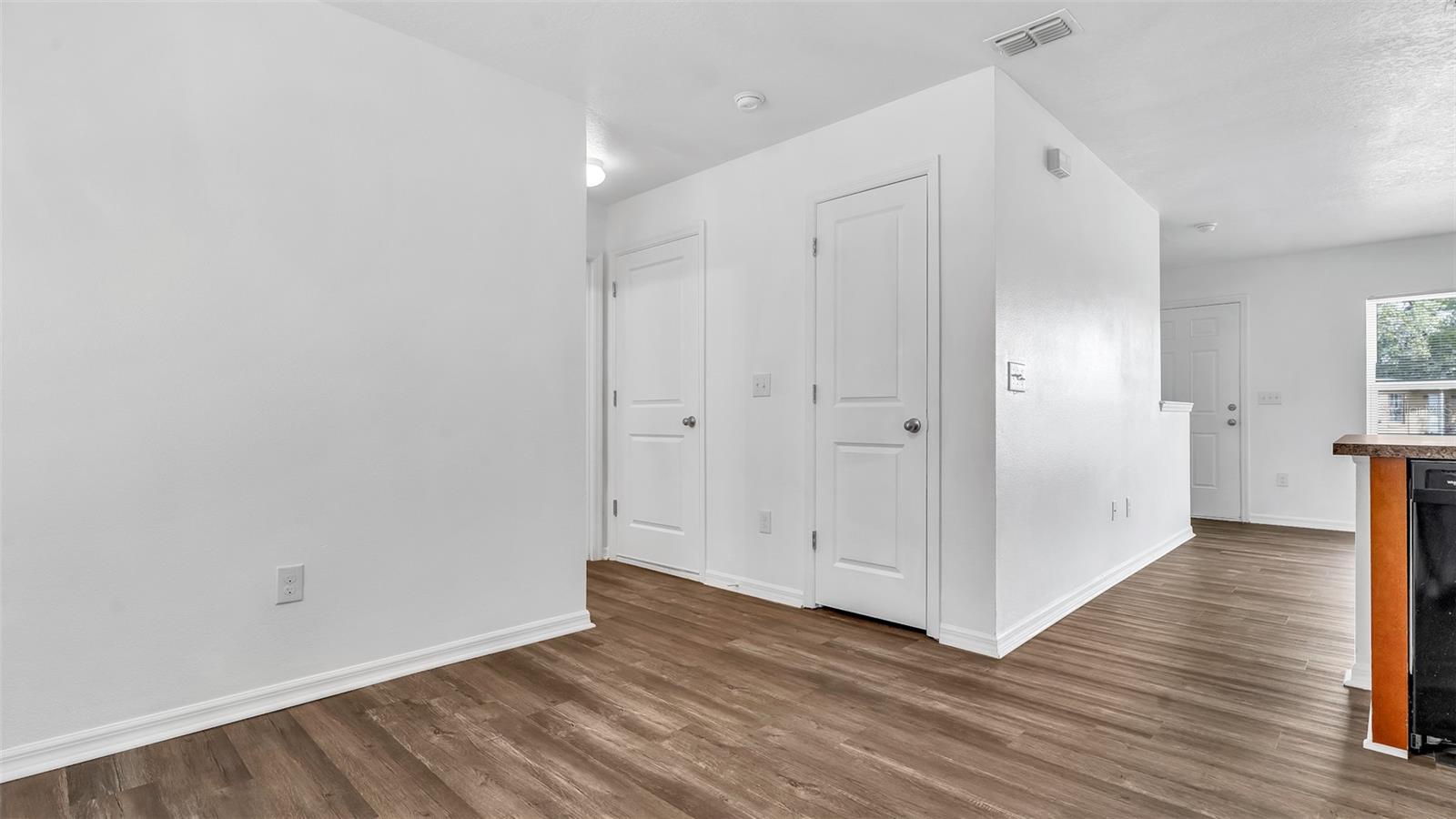 Image 14 of 39 For 6209 Radford Street