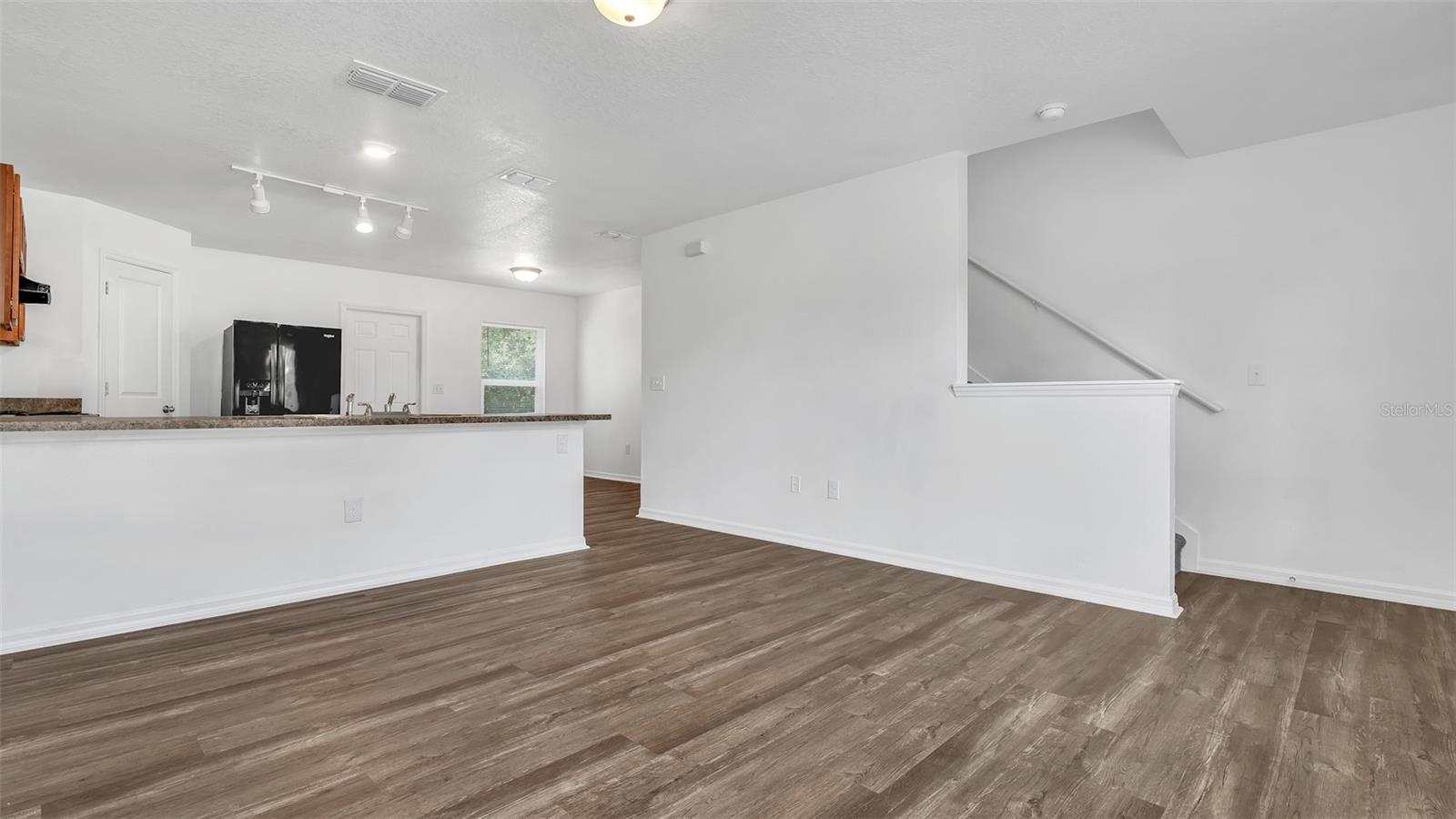 Image 6 of 39 For 6209 Radford Street