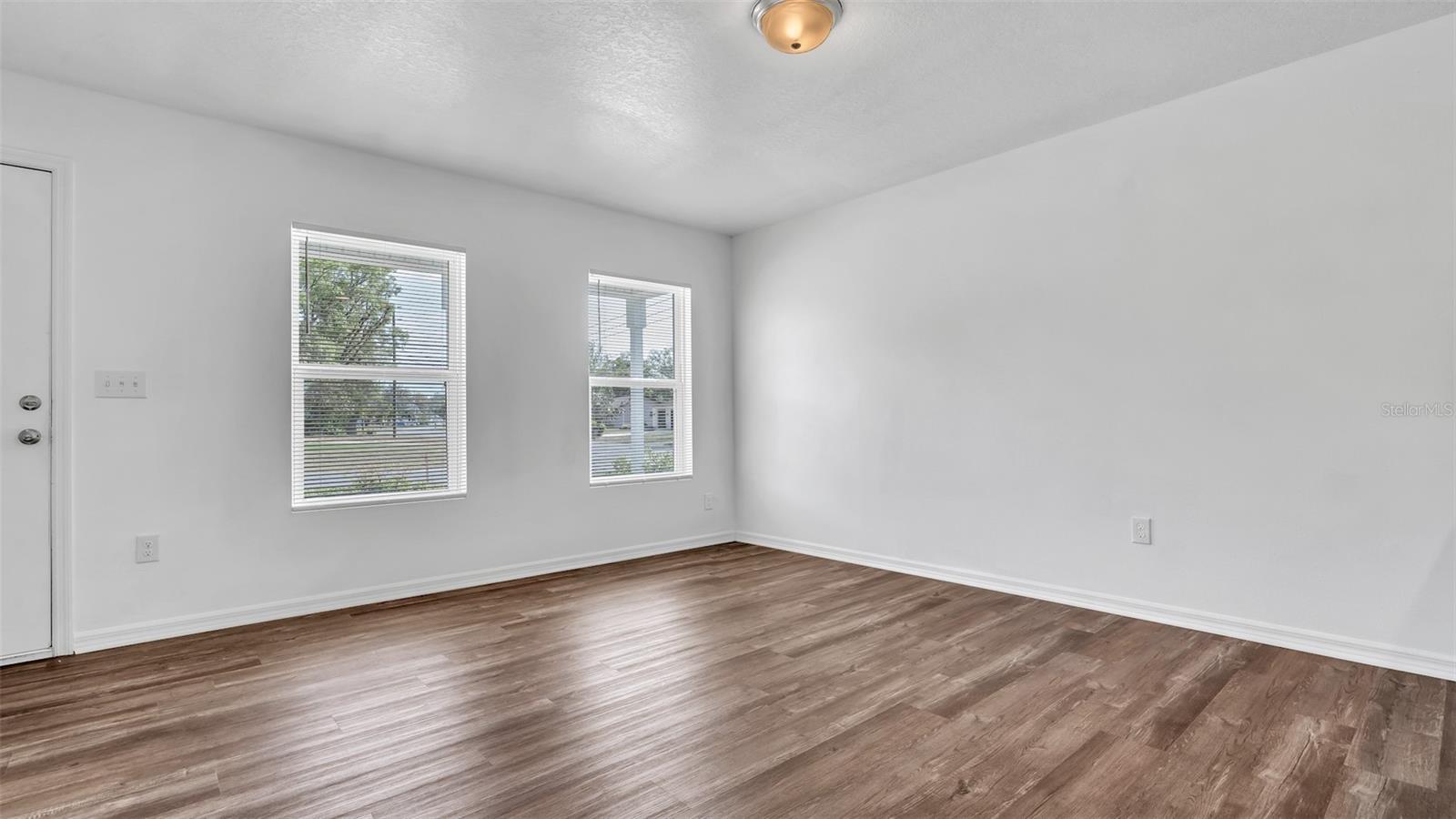 Image 8 of 39 For 6209 Radford Street
