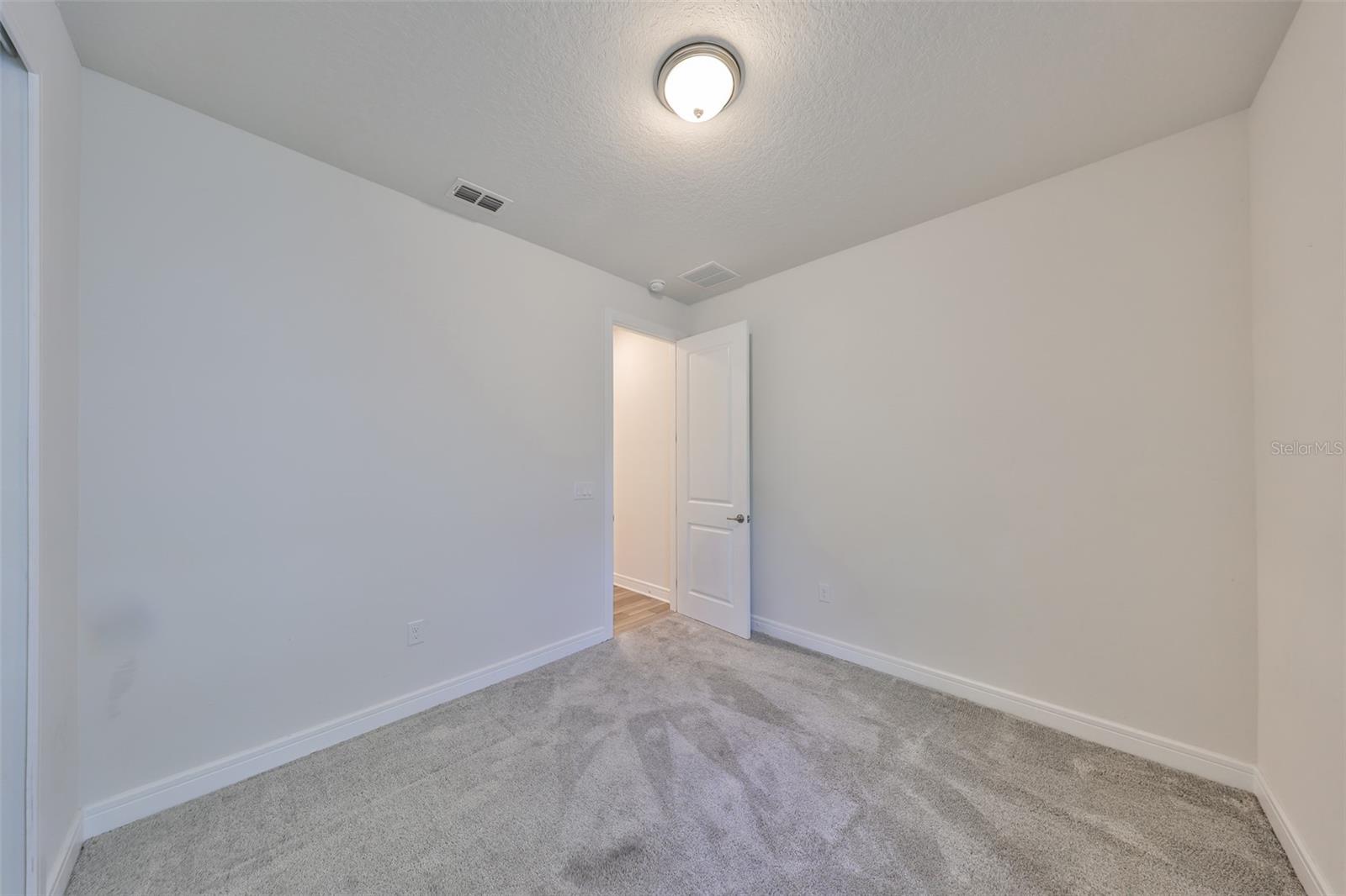 Image 13 of 37 For 36959 Highland Meadows Court