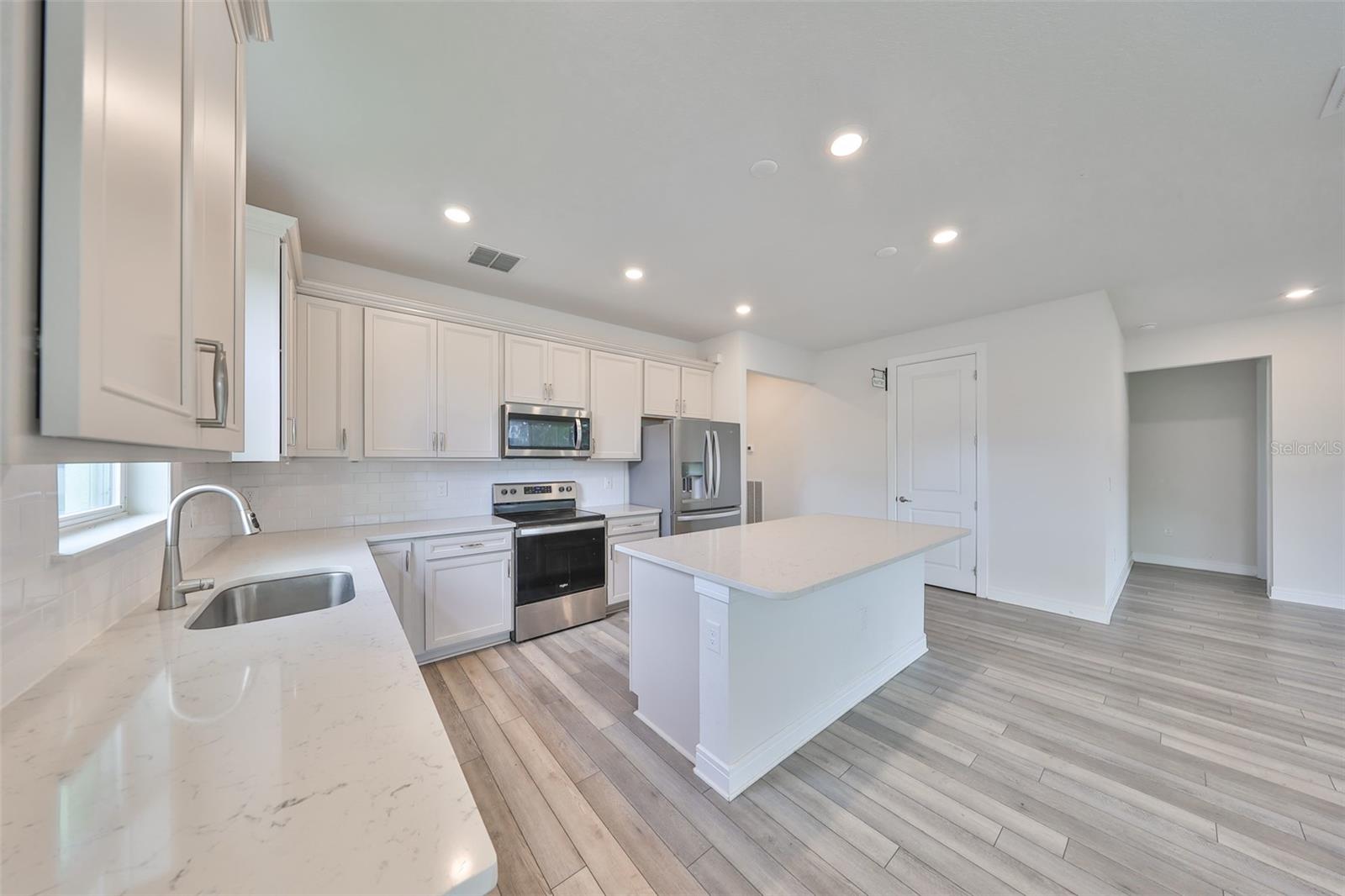 Image 20 of 37 For 36959 Highland Meadows Court