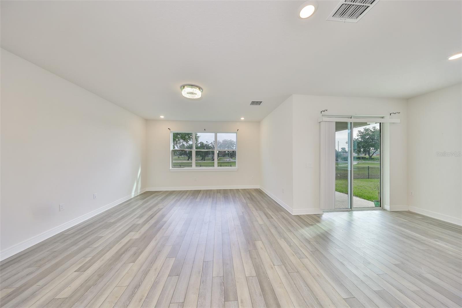 Image 22 of 37 For 36959 Highland Meadows Court