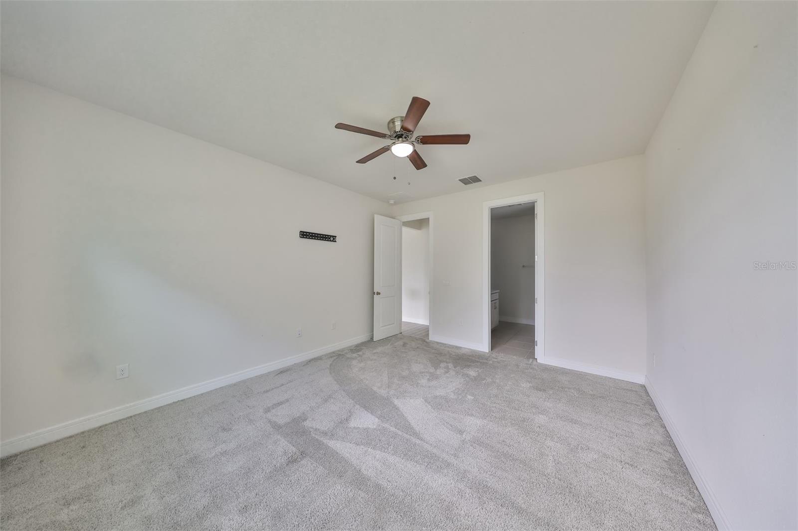 Image 27 of 37 For 36959 Highland Meadows Court