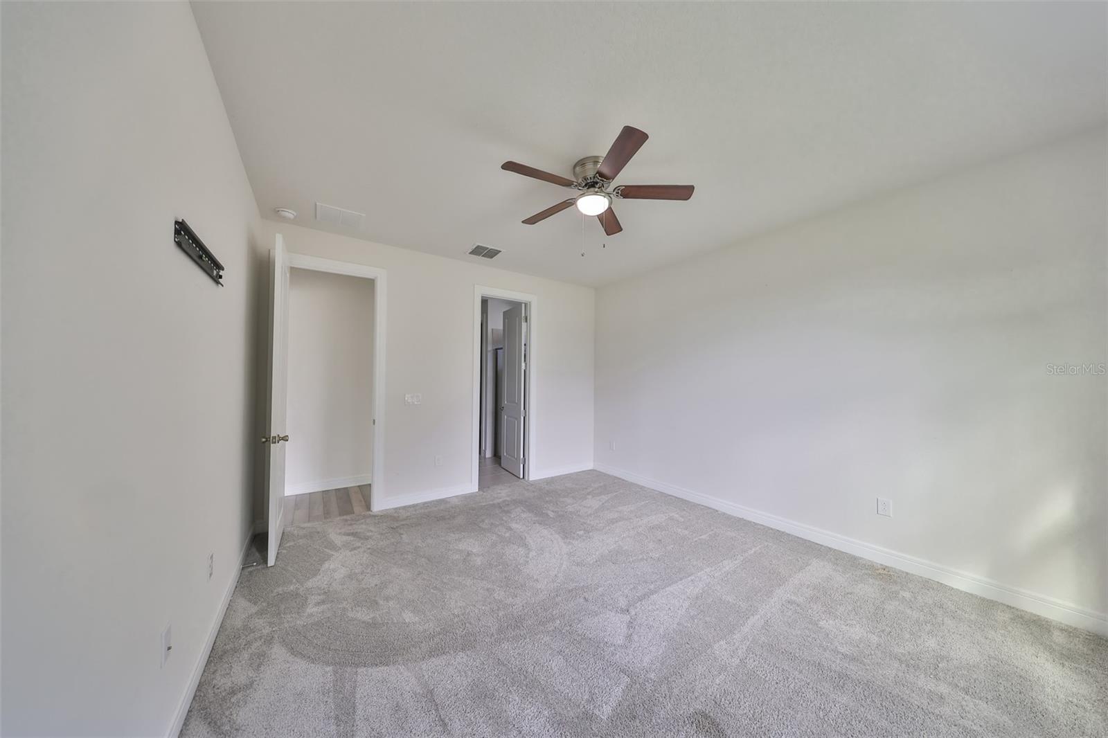 Image 28 of 37 For 36959 Highland Meadows Court