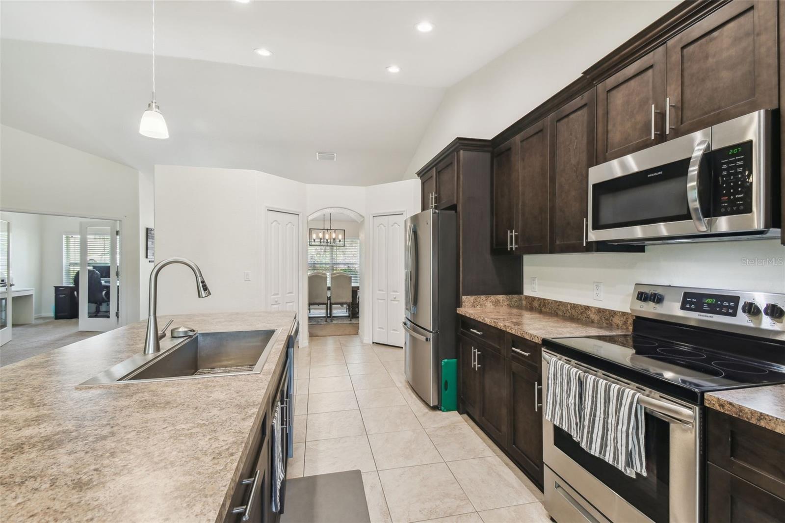 Image 11 of 44 For 11165 Little Gull Road