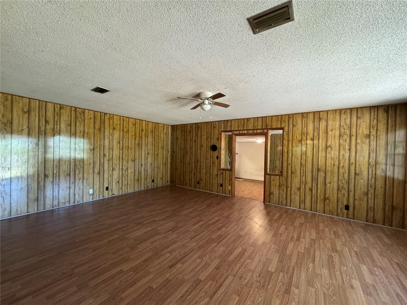 Image 15 of 42 For 15130 104th Street