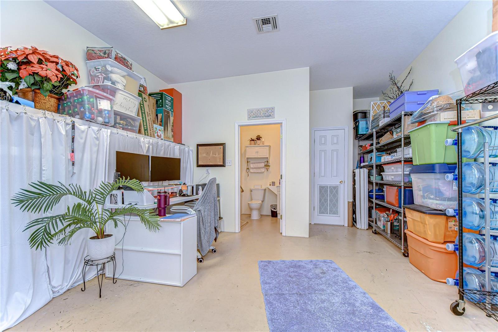 Listing photo id 17 for 6612 Orleans Avenue