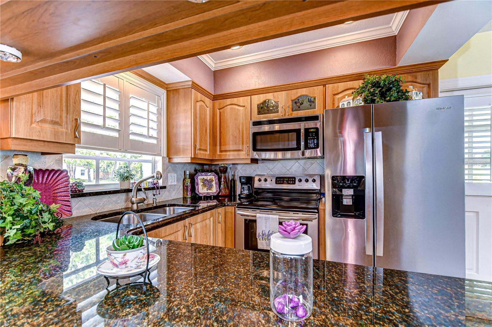 Listing photo id 24 for 6612 Orleans Avenue