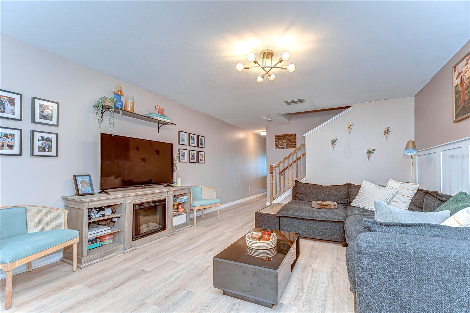 Image 7 of 35 For 10928 Brickside Court