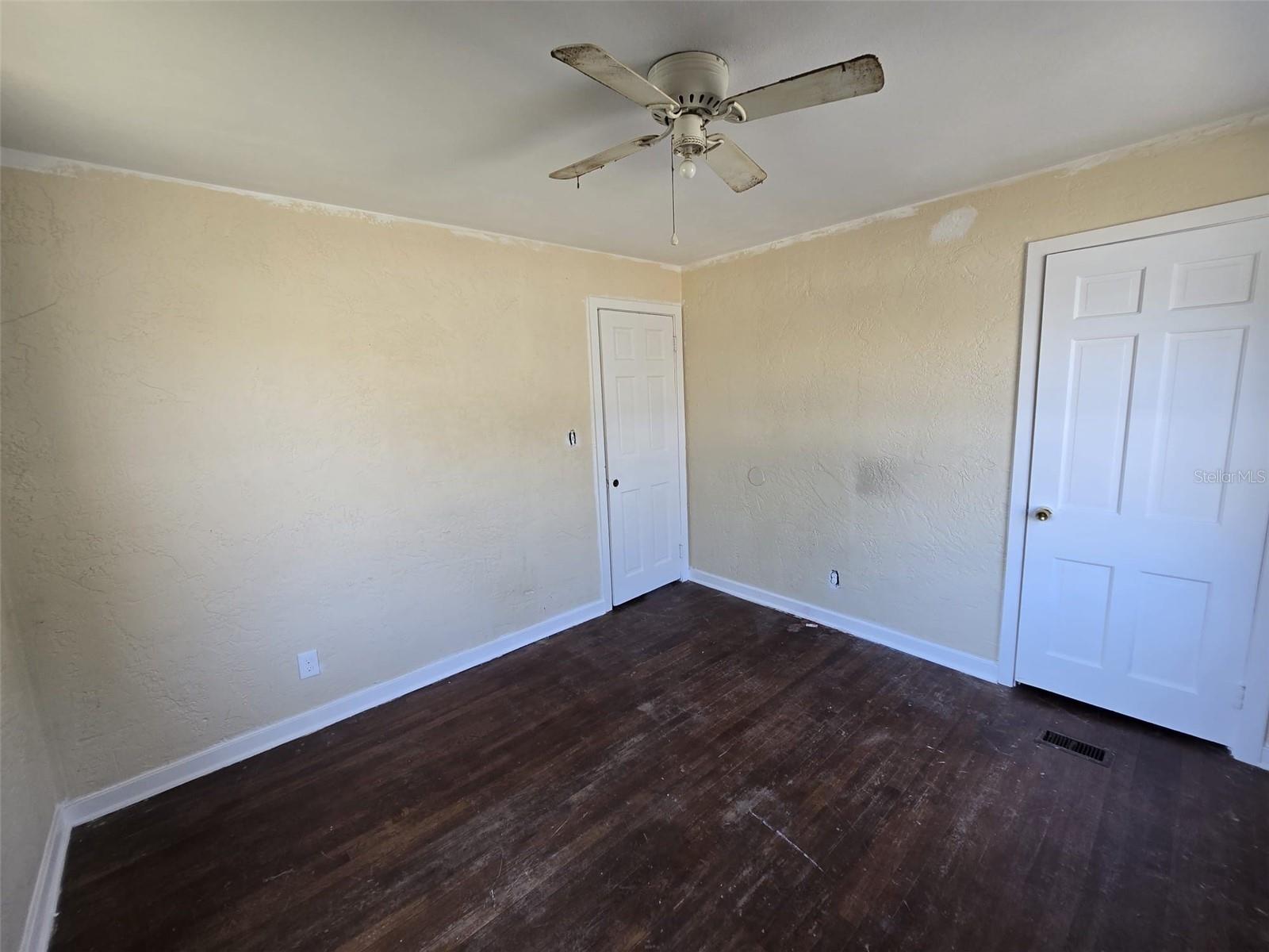 Image 14 of 27 For 4420 6th Avenue S