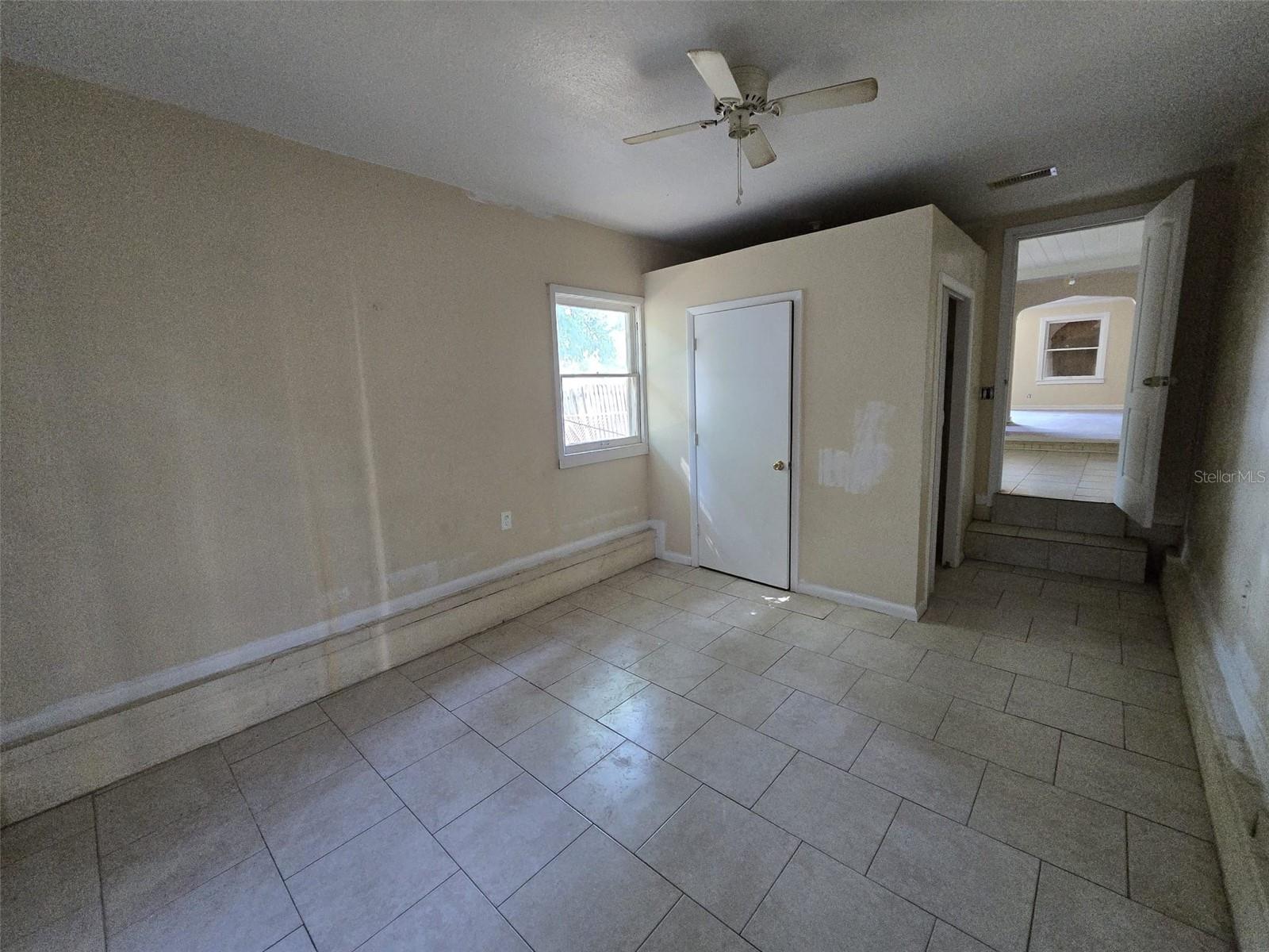 Image 17 of 27 For 4420 6th Avenue S