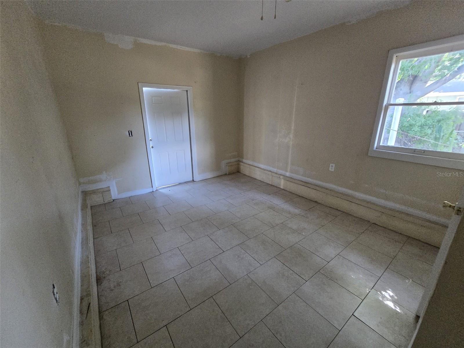 Image 18 of 27 For 4420 6th Avenue S