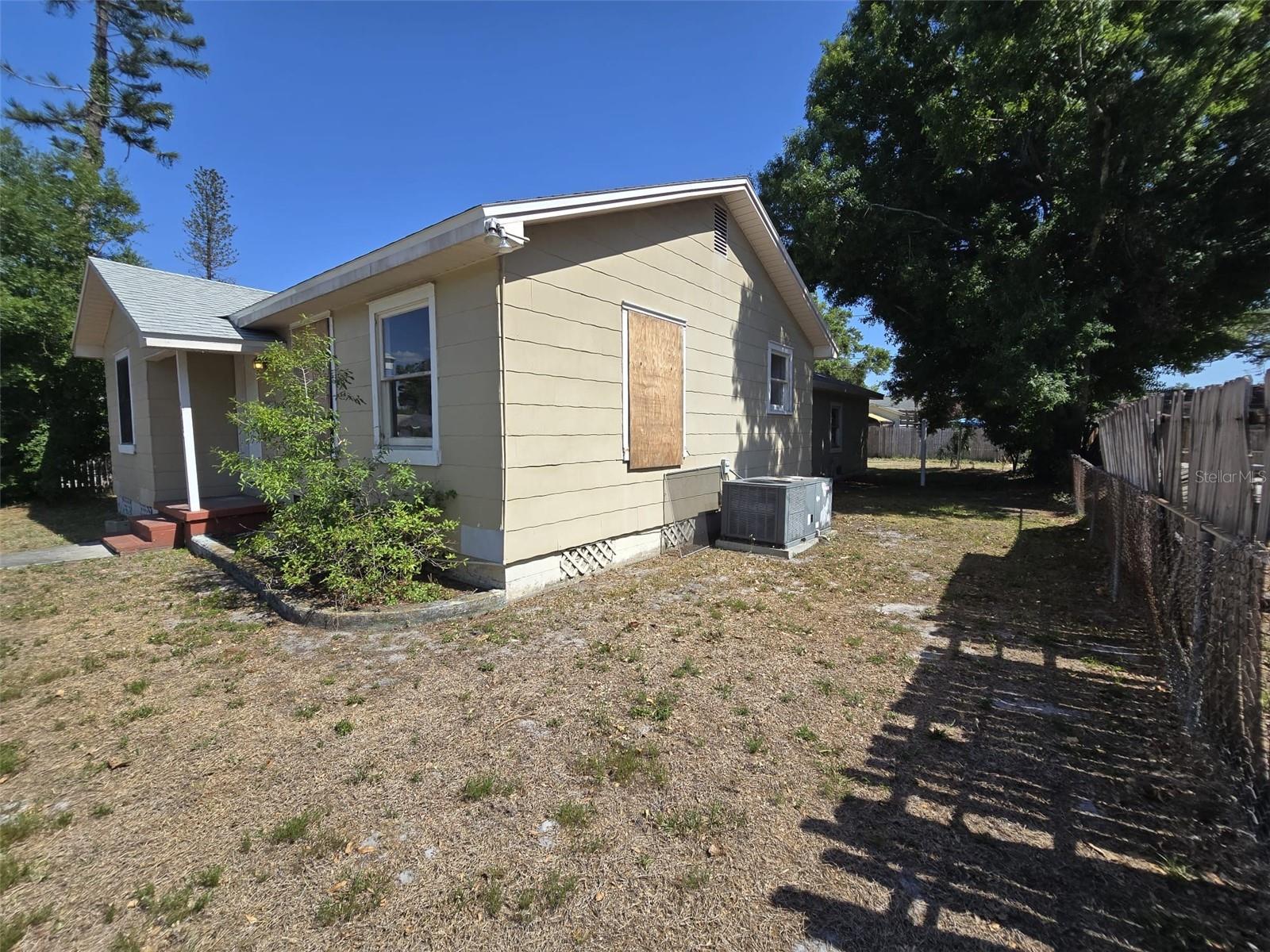 Image 23 of 27 For 4420 6th Avenue S