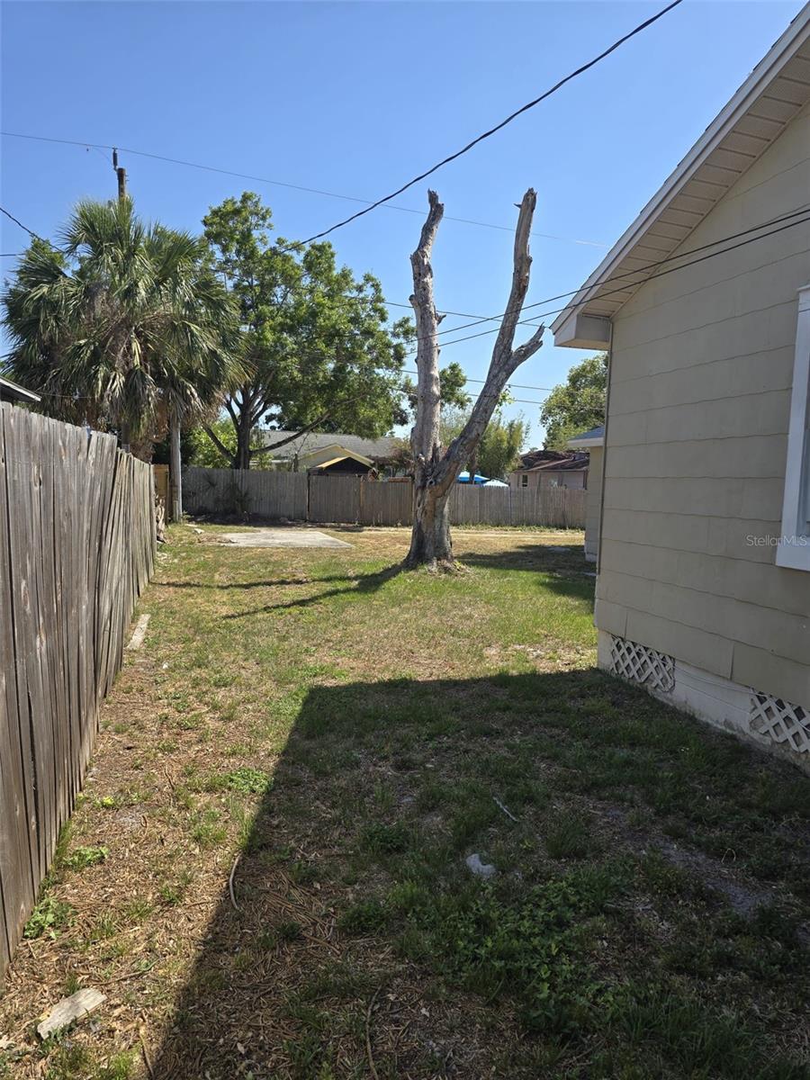 Image 24 of 27 For 4420 6th Avenue S