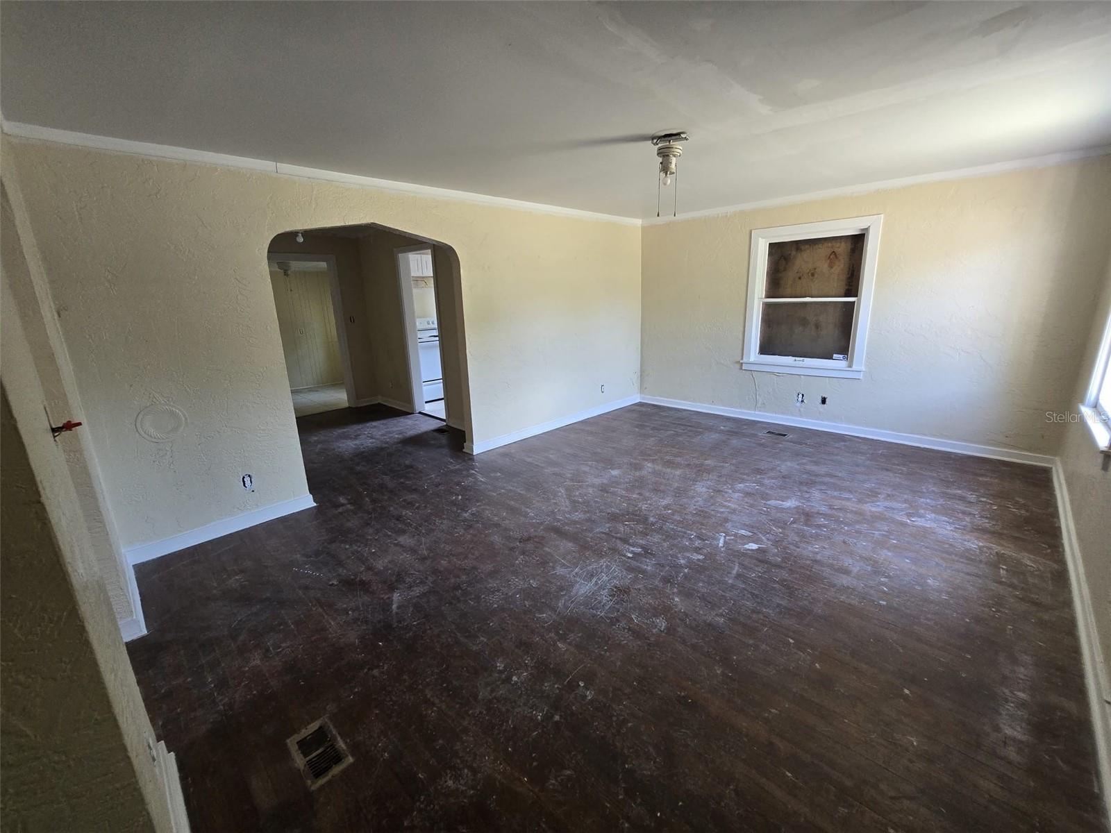Image 4 of 27 For 4420 6th Avenue S