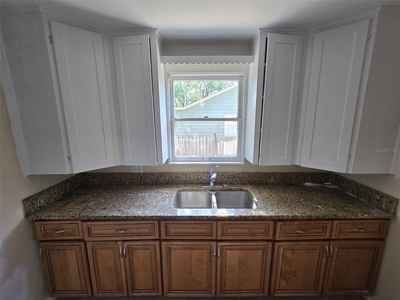 Image 6 of 27 For 4420 6th Avenue S