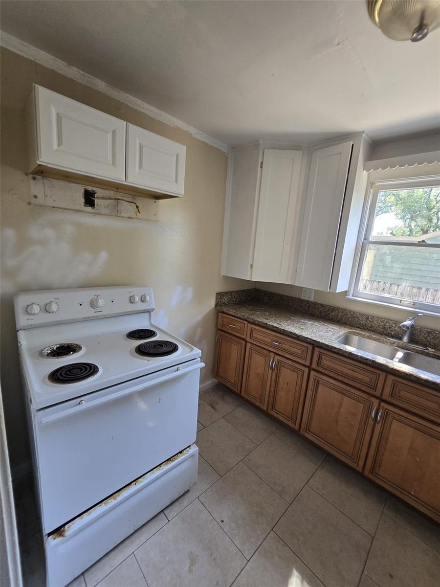 Image 7 of 27 For 4420 6th Avenue S