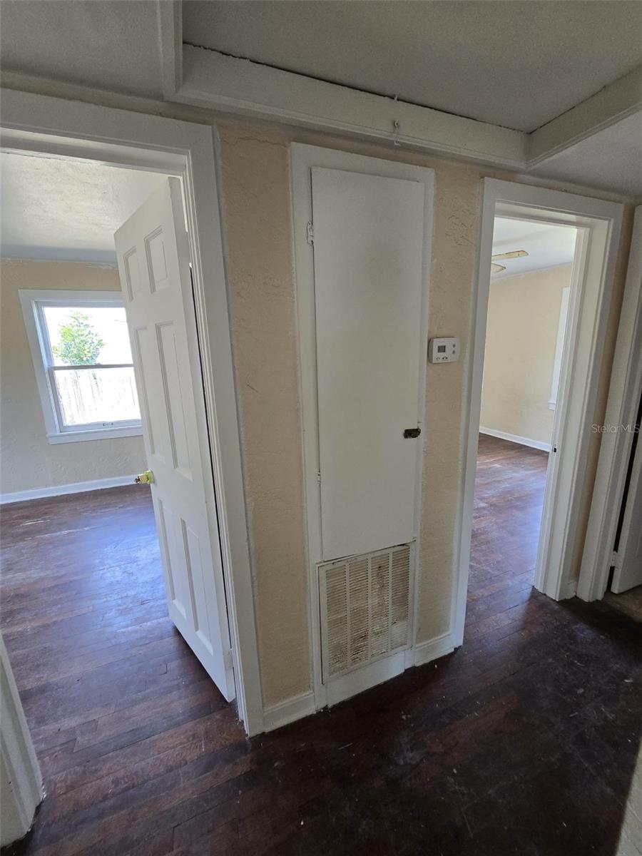 Image 8 of 27 For 4420 6th Avenue S