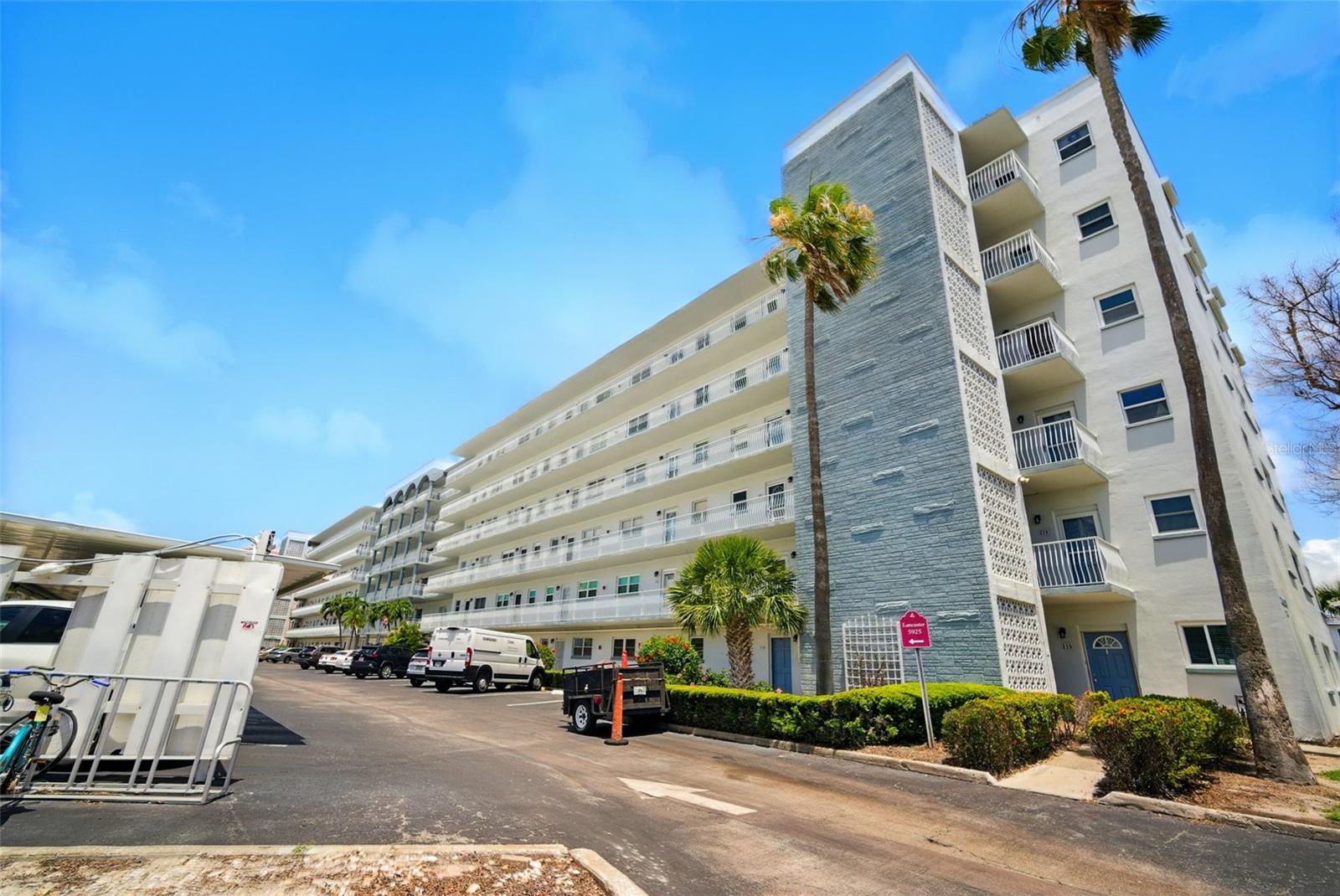 Image 2 of 37 For 5925 Shore Boulevard S 611