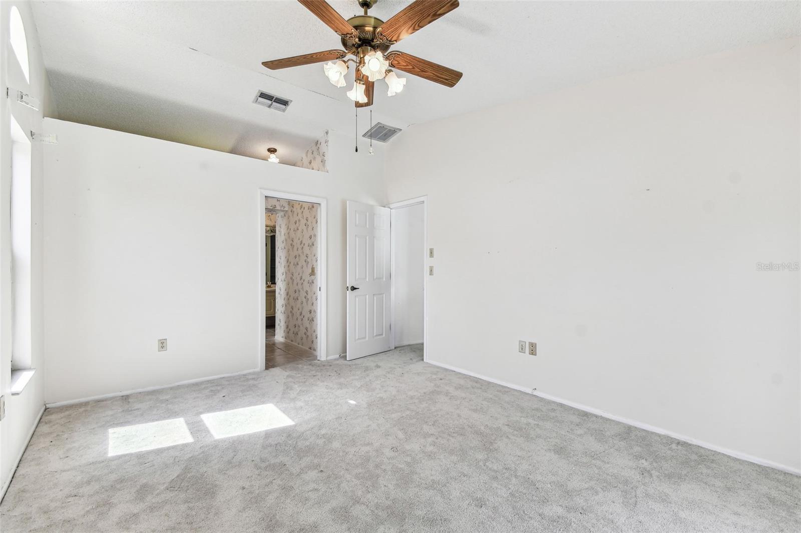 Image 12 of 32 For 254 Timberview Drive