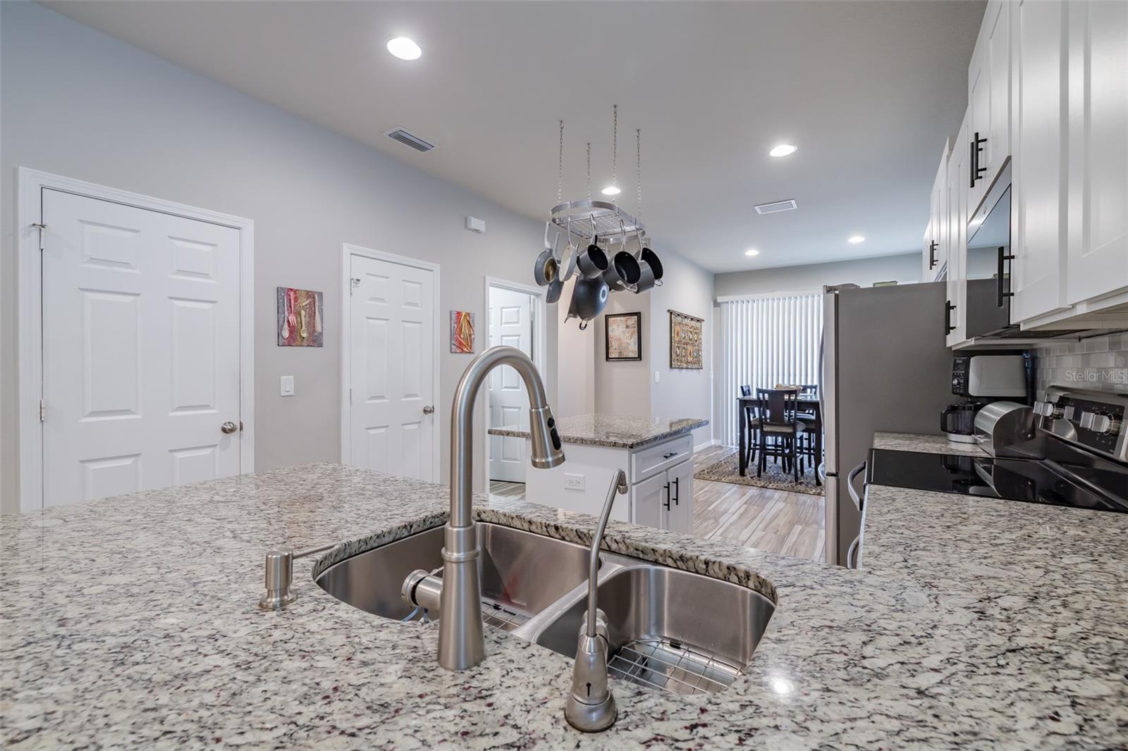 Image 11 of 36 For 4516 Savannah Holly Place