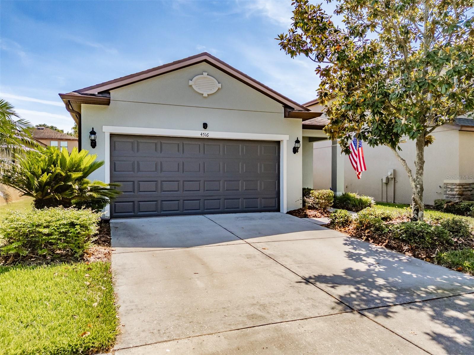 Image 3 of 36 For 4516 Savannah Holly Place