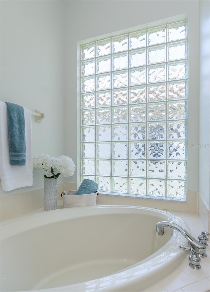 Image 32 of 81 For 3964 Silk Oak Lane