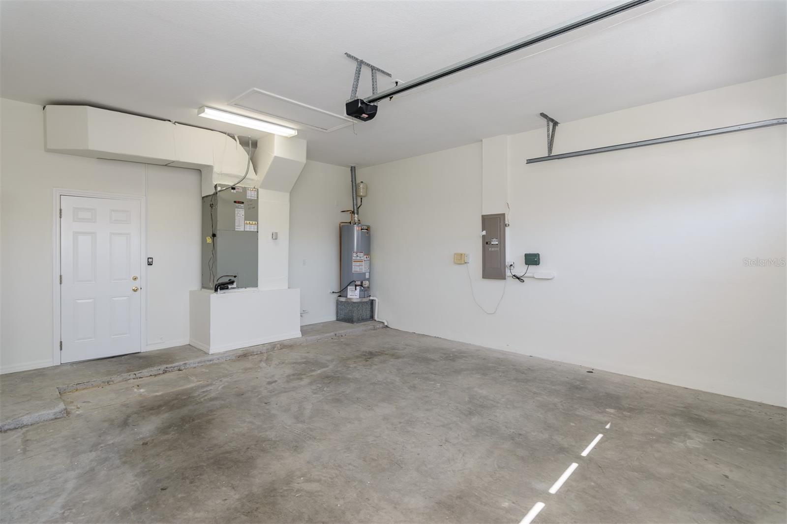 Image 41 of 81 For 3964 Silk Oak Lane