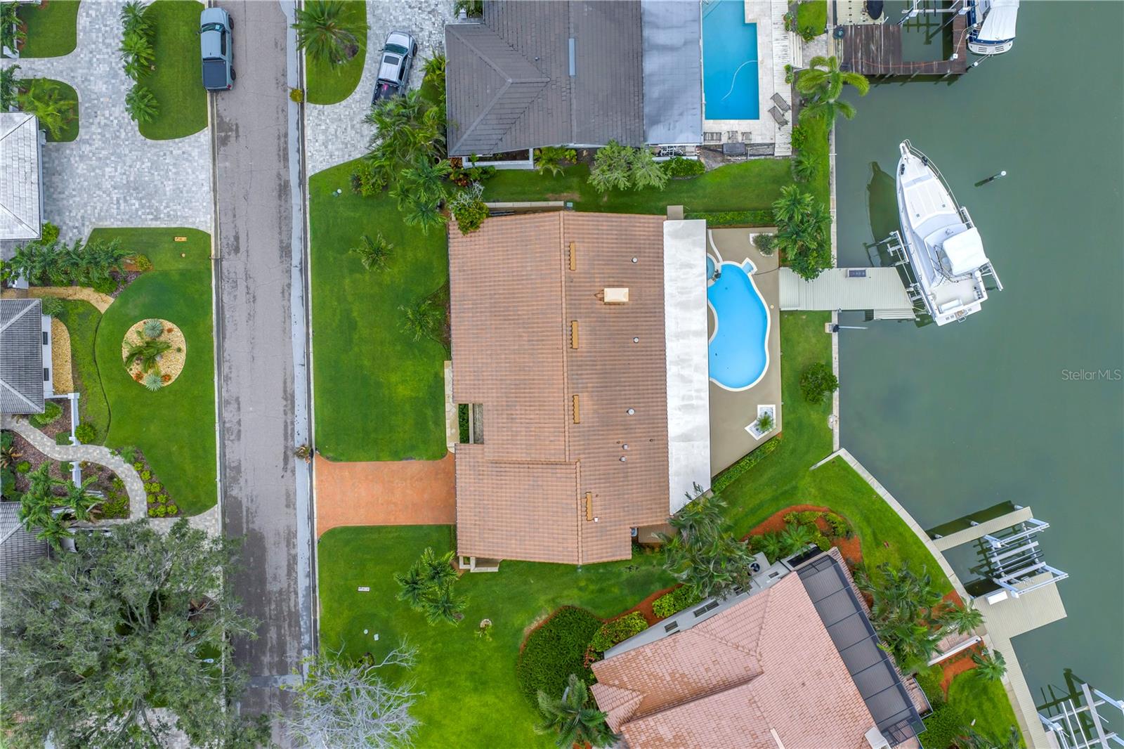 Image 3 of 95 For 4935 58th Avenue S