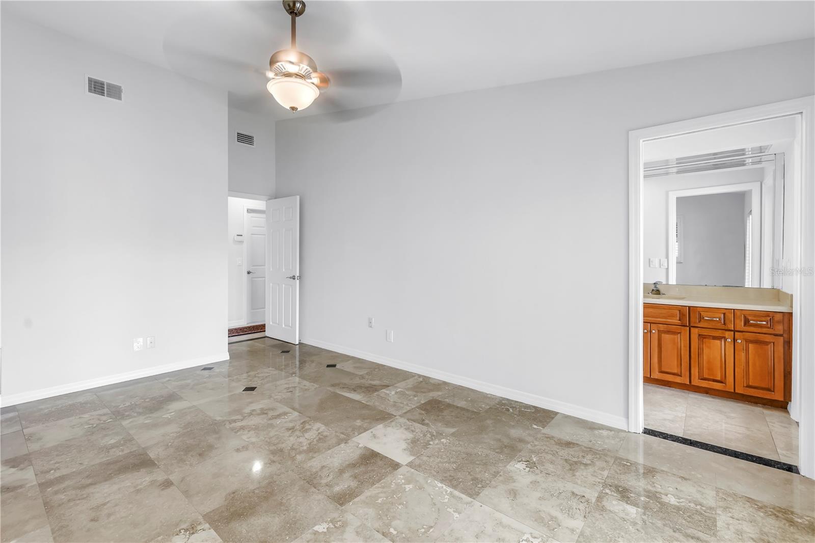 Image 43 of 95 For 4935 58th Avenue S
