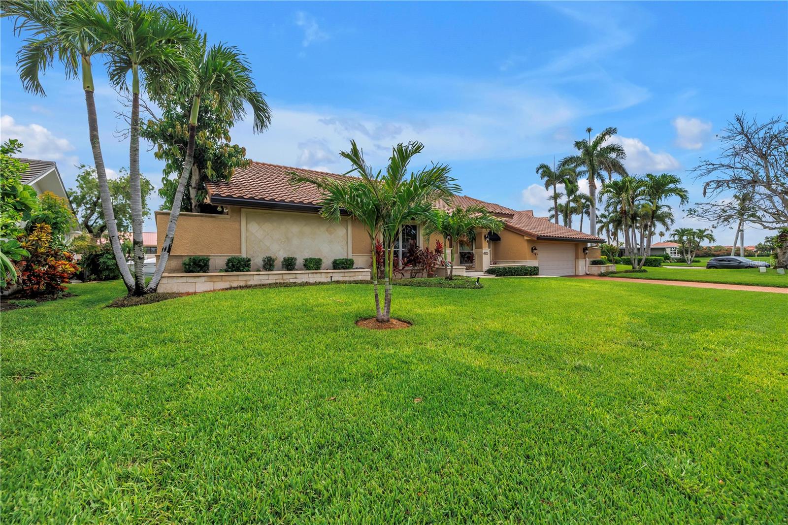 Image 6 of 95 For 4935 58th Avenue S