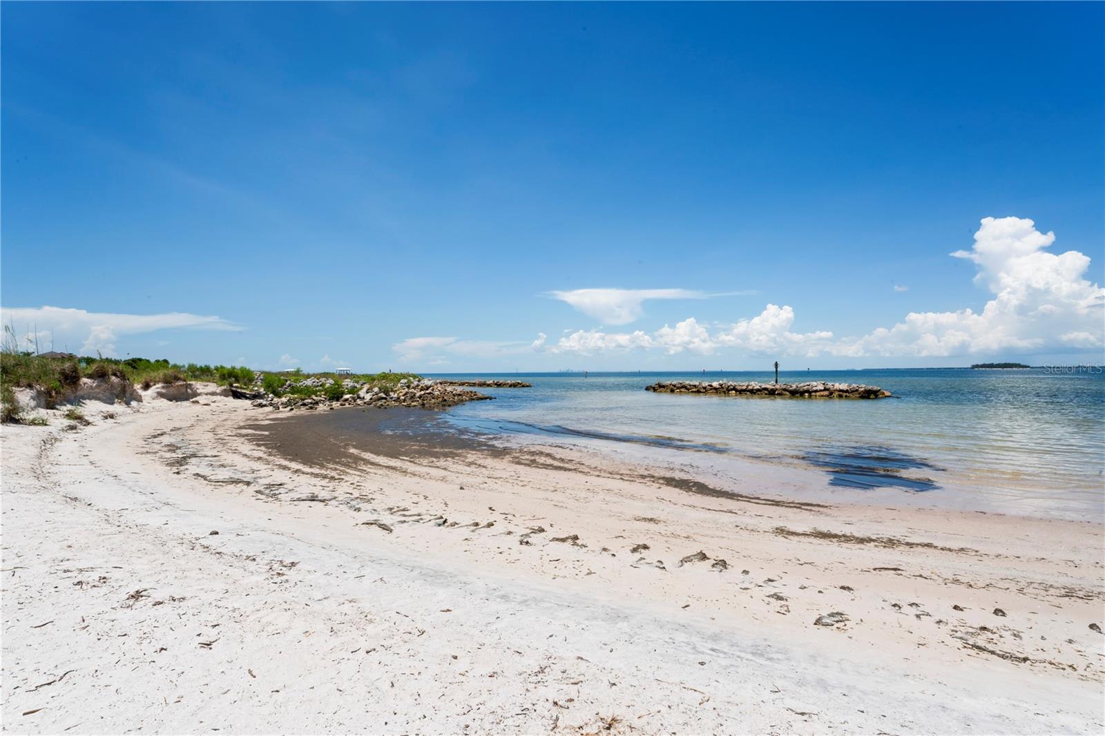 Image 88 of 90 For 6627 Dolphin Cove Drive