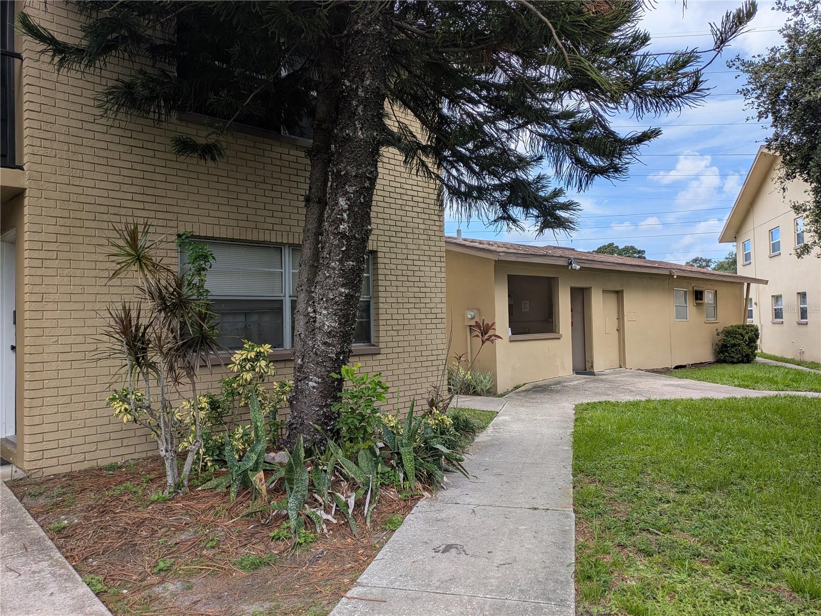 Image 6 of 30 For 2500 Harn Boulevard B12