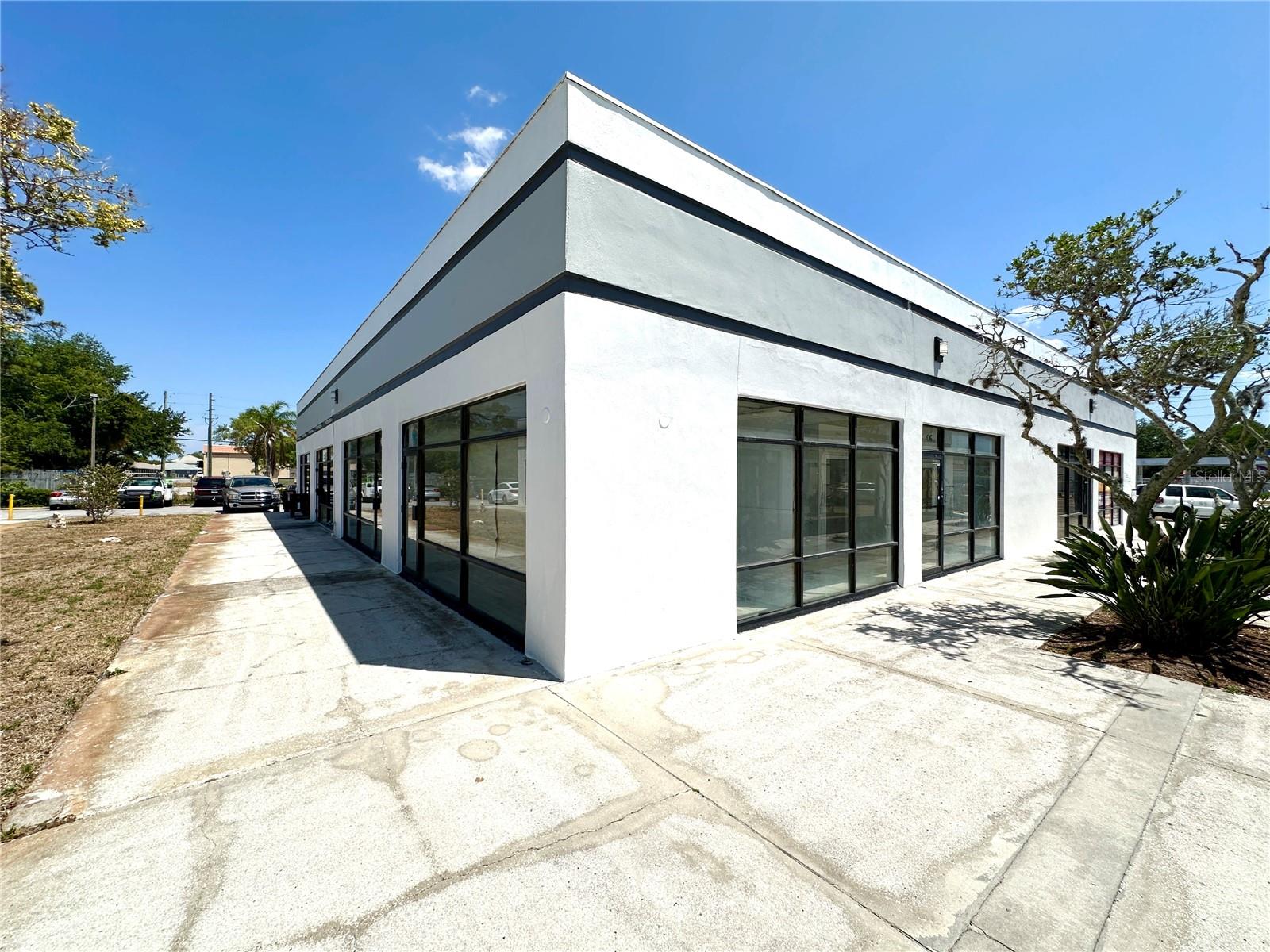 Listing photo id 11 for 7135 State Road 52