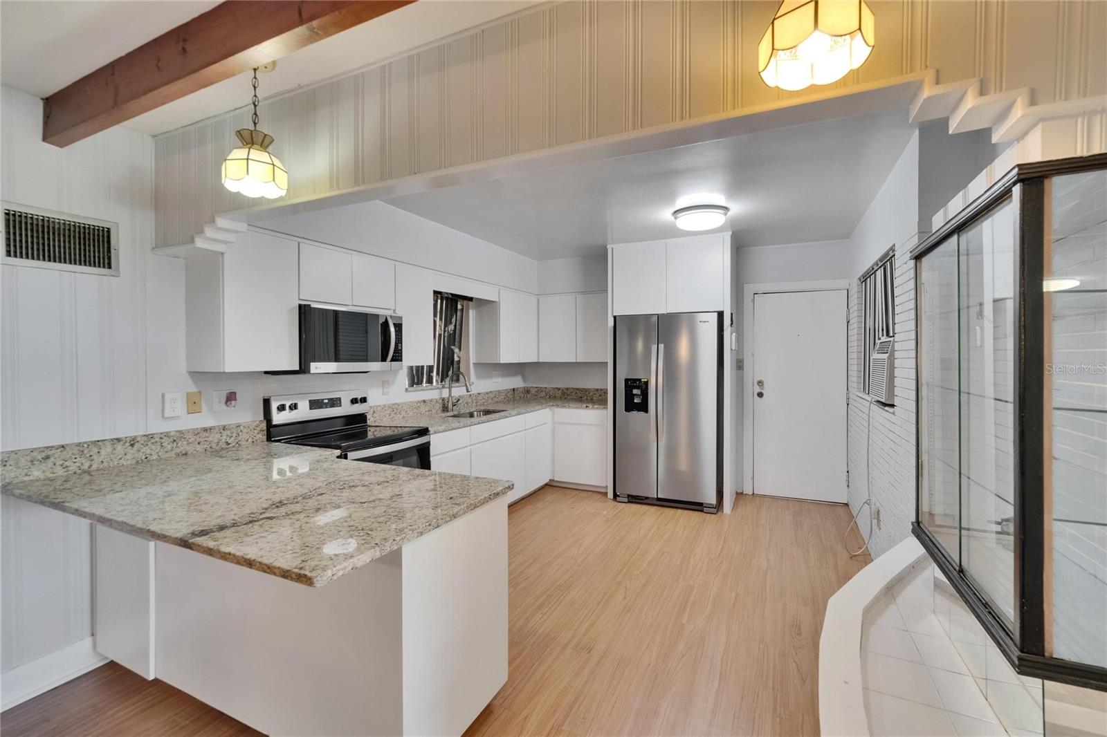 Image 7 of 26 For 2505 E 19th Ave