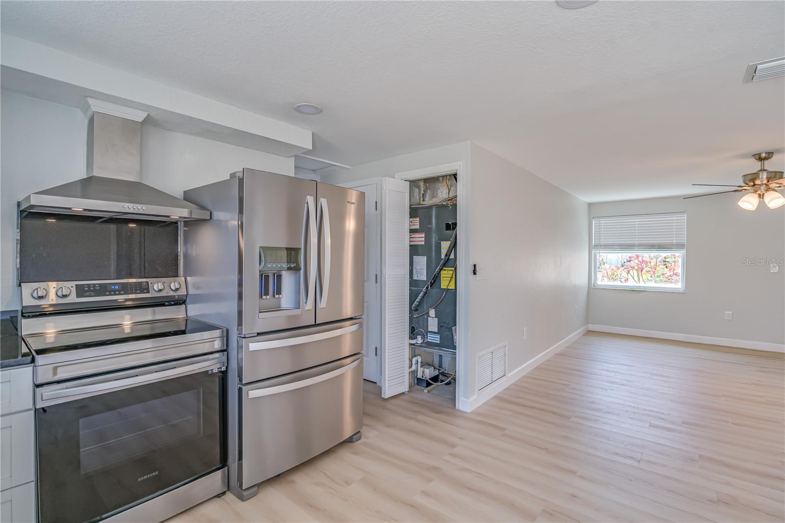 Image 10 of 30 For 8805 58th Lane N